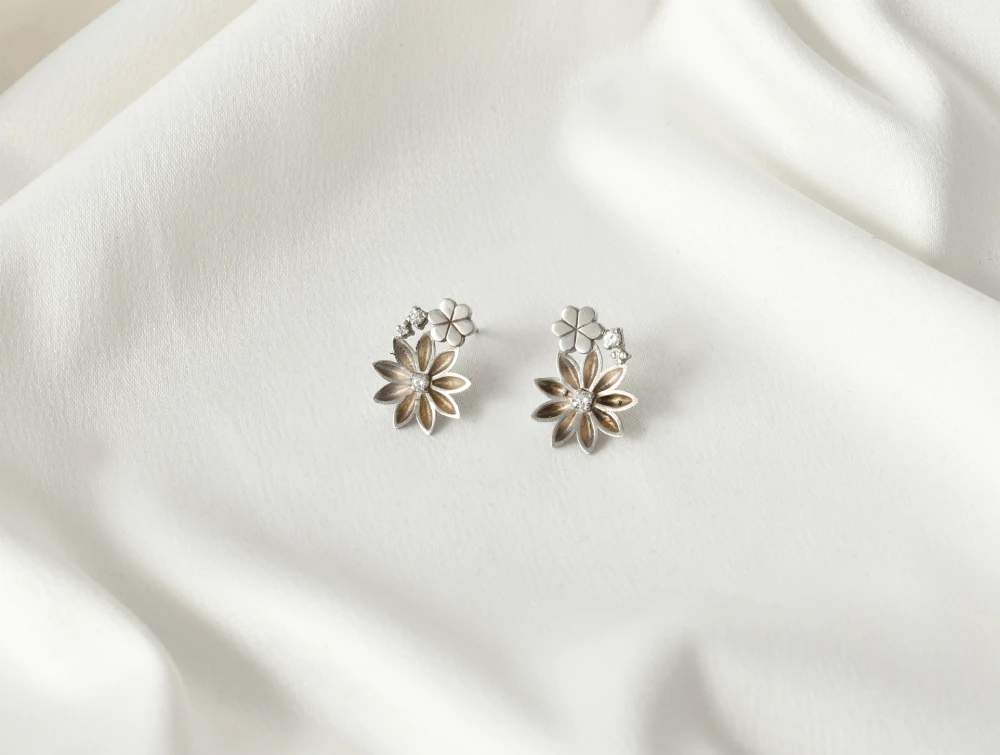 Ականջօղ ծաղիկ